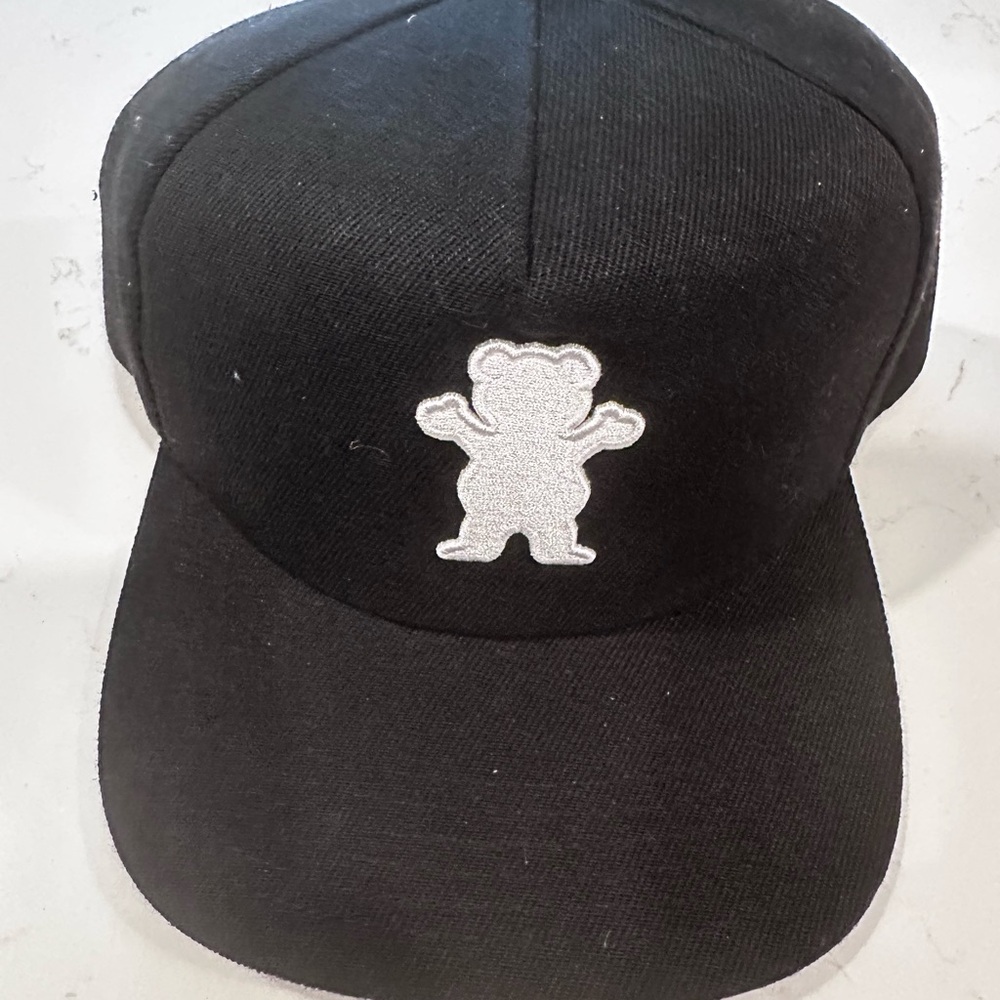 ‘Grizzly’ Black Cap with Silver Bear